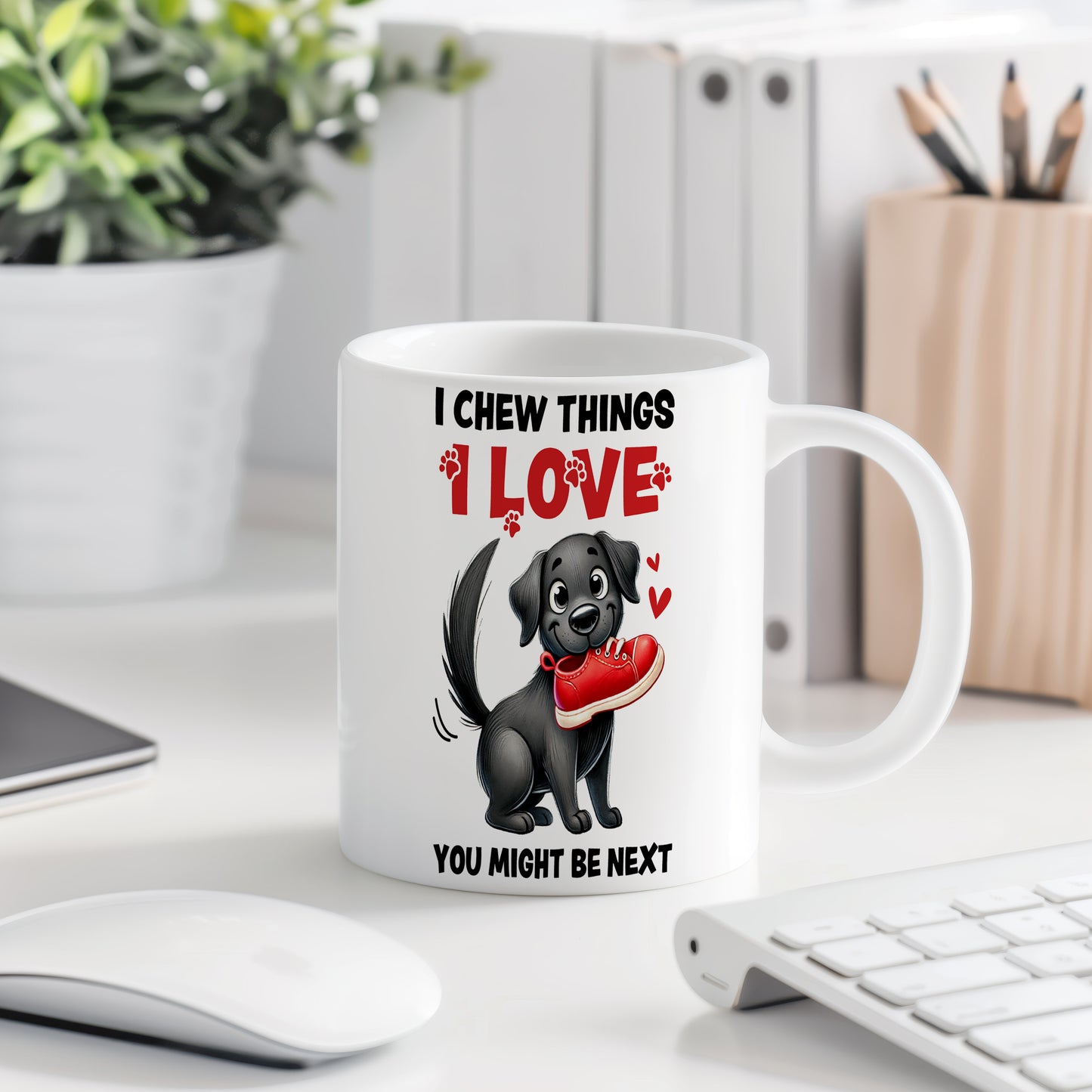 Hrnek s vtipným nápisem – I CHEW THINGS – roztomilý pes
