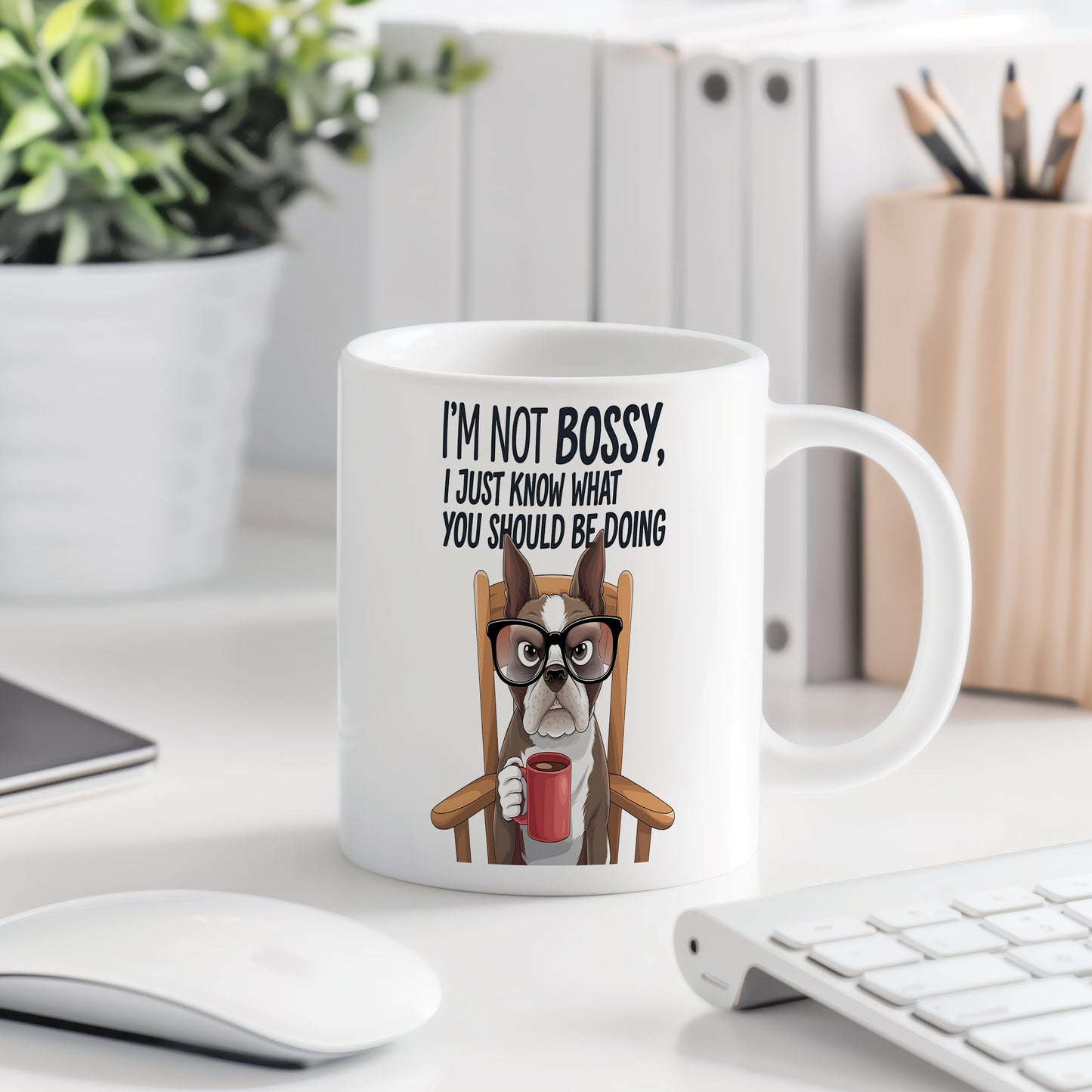 Hrnek s vtipným nápisem – I'M NOT BOSSY – humorný motiv