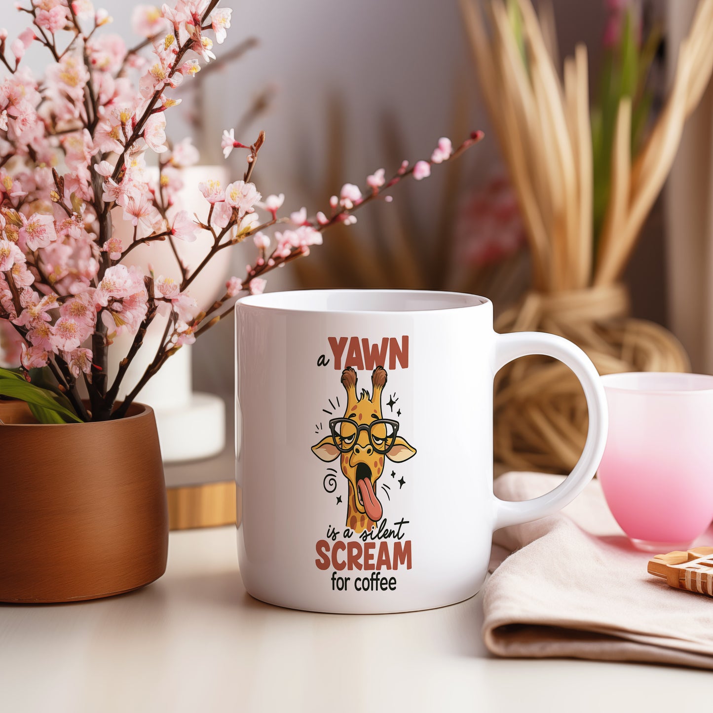 Hrnek s vtipným nápisem – YAWN is a silent SCREAM