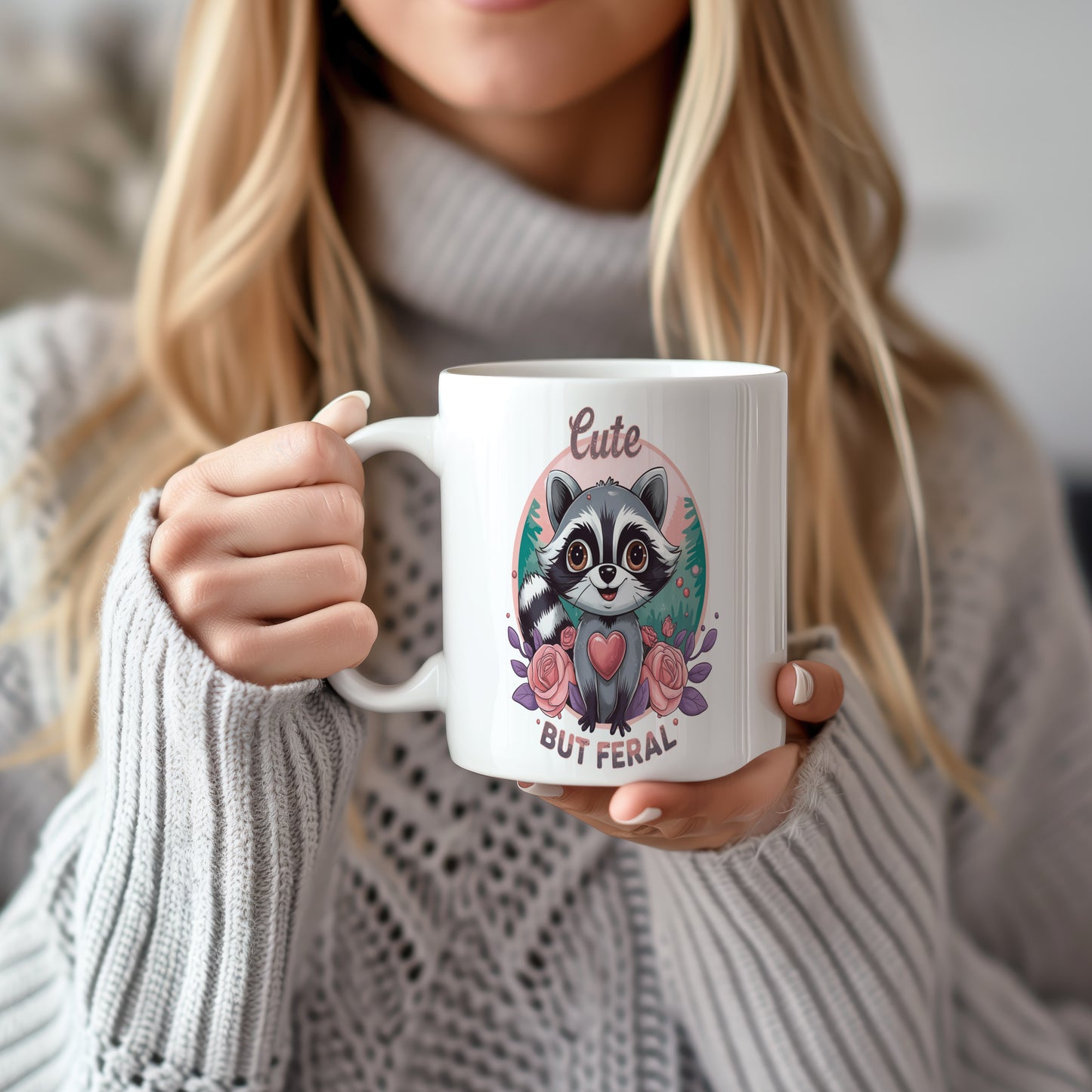 Hrnek s vtipným nápisem – Cute but Feral