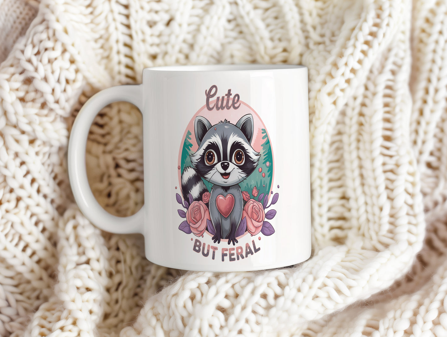 Hrnek s vtipným nápisem – Cute but Feral