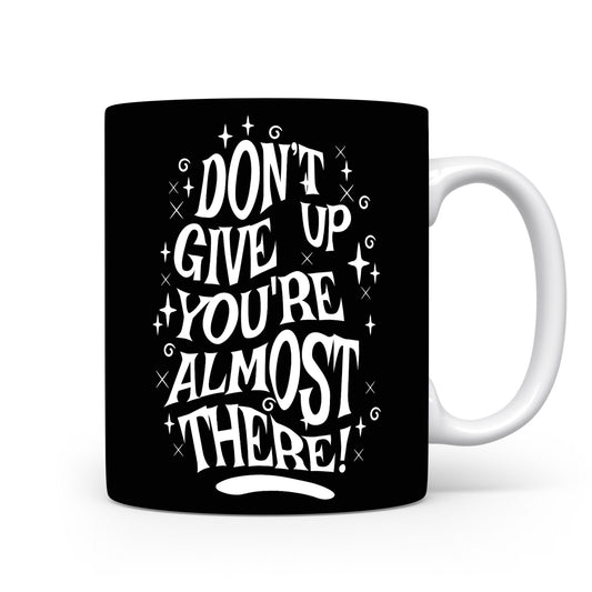 Hrnek s motivačním citátem – Don't Give Up