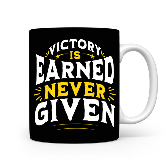 Hrnek s motivačním citátem – Victory is Earned