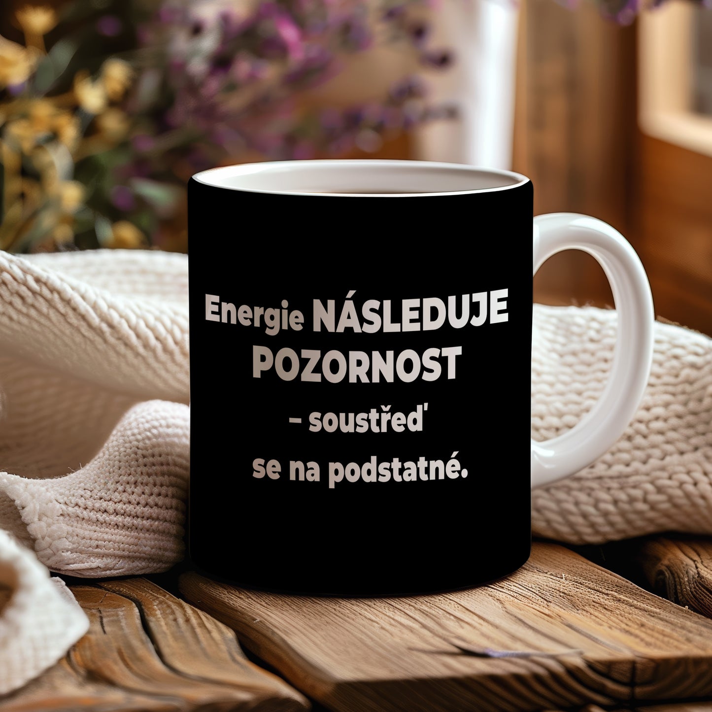 Motivační hrnek – Energie NÁSLEDUJE POZORNOST