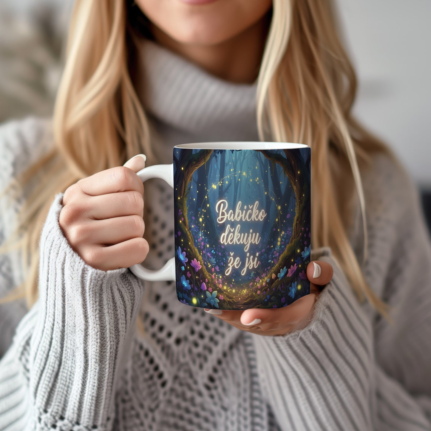 Hrnek s pohádkovým lesem a nápisem Babičko děkuju že jsi.
