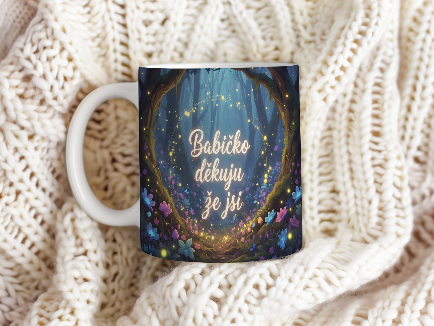 Hrnek s pohádkovým lesem a nápisem Babičko děkuju že jsi.