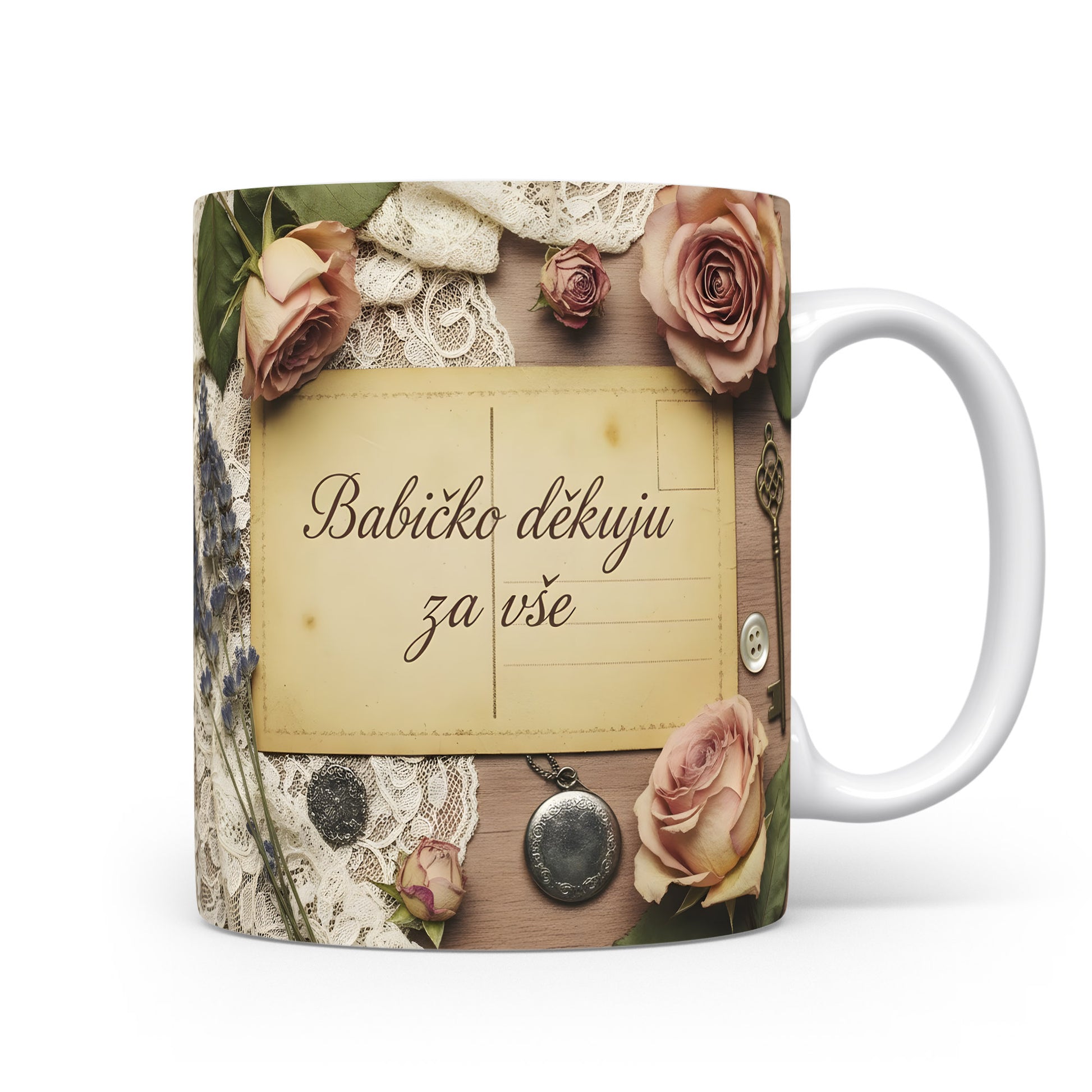 Hrnek s vintage motivem růží, krajky a dřeva.