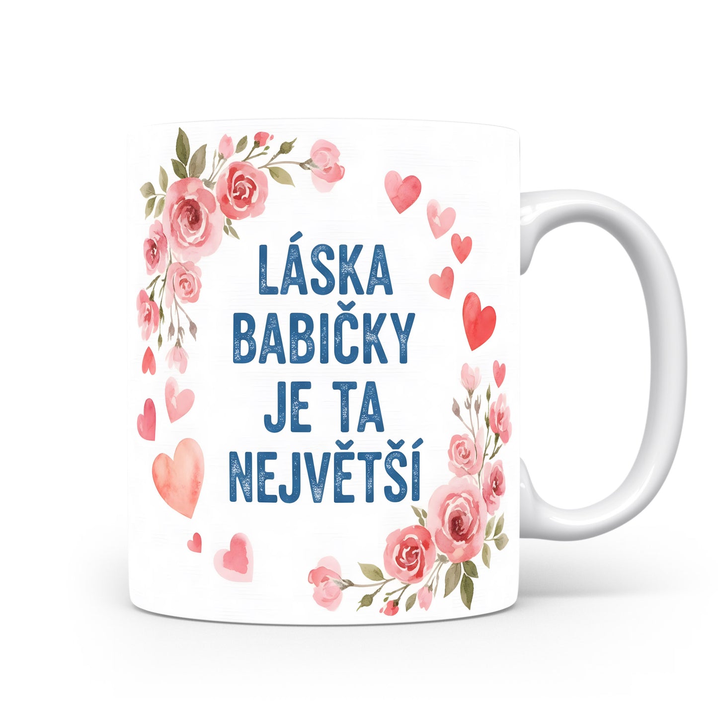 Hrnek s růžovými květy a srdíčky na pastelovém pozadí.