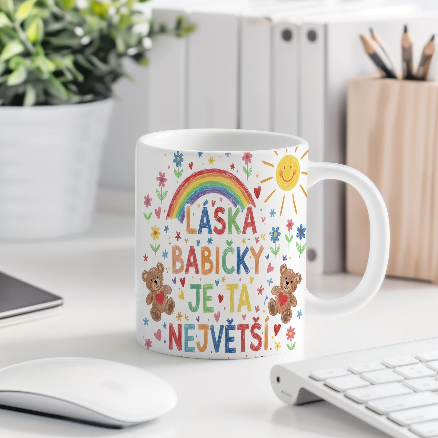 Hrnek s duhou, medvídky, květinami a nápisem LÁSKA BABIČKY JE TA NEJVĚTŠÍ!