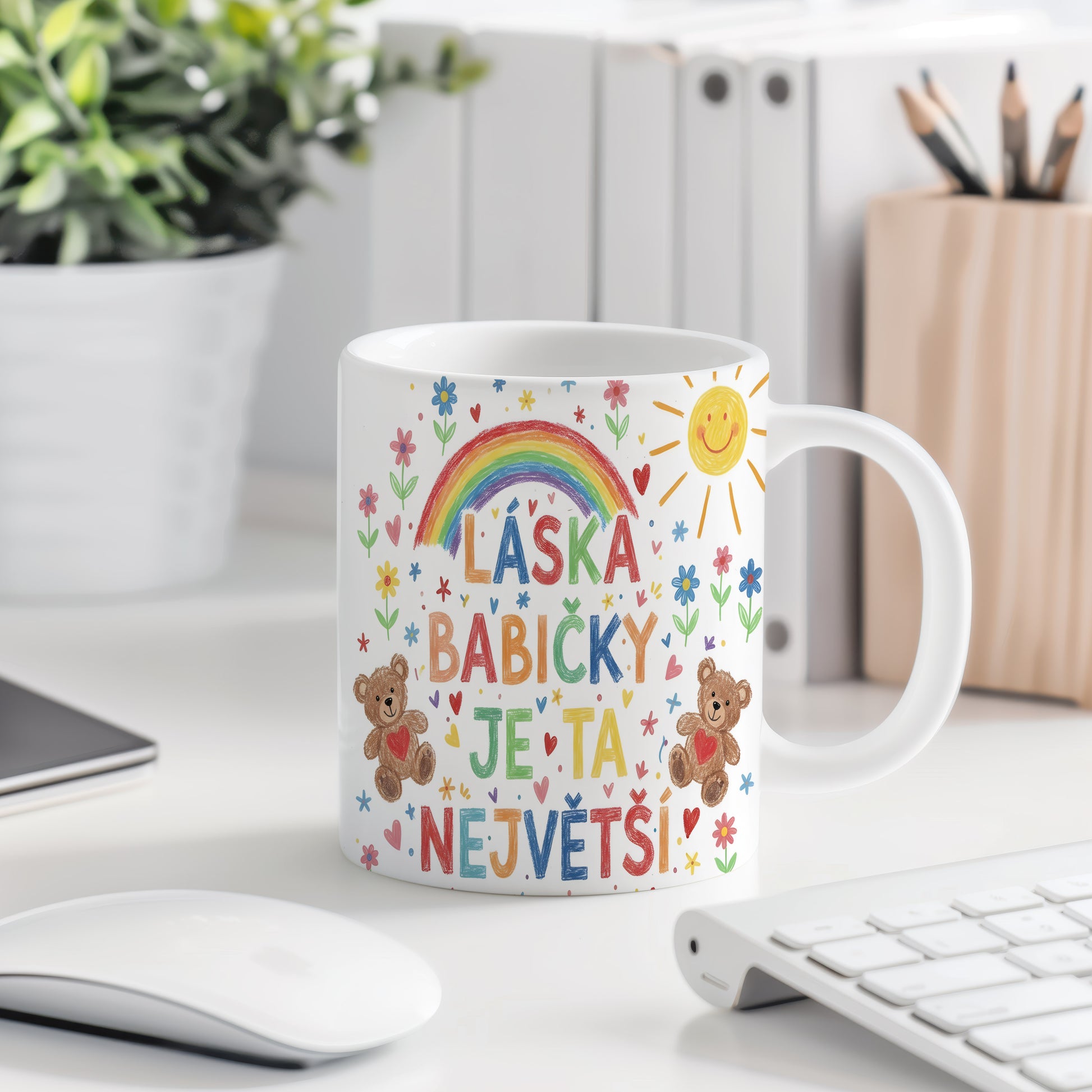 Hrnek s duhou, medvídky, květinami a nápisem LÁSKA BABIČKY JE TA NEJVĚTŠÍ!