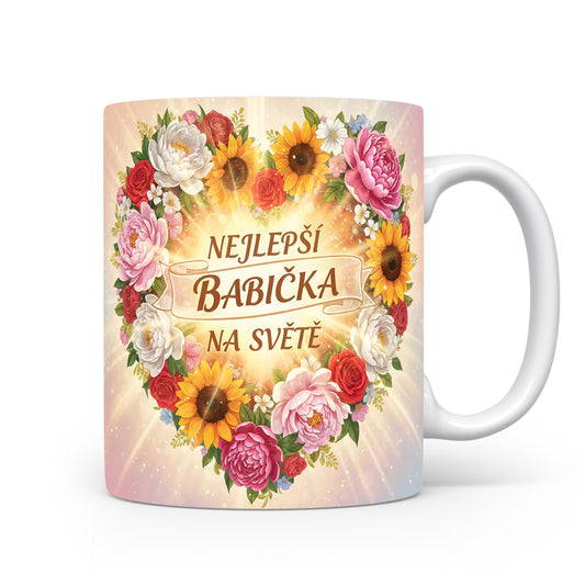 Hrnek s květinovým motivem a nápisem NEJLEPŠÍ BABIČKA NA SVĚTĚ.