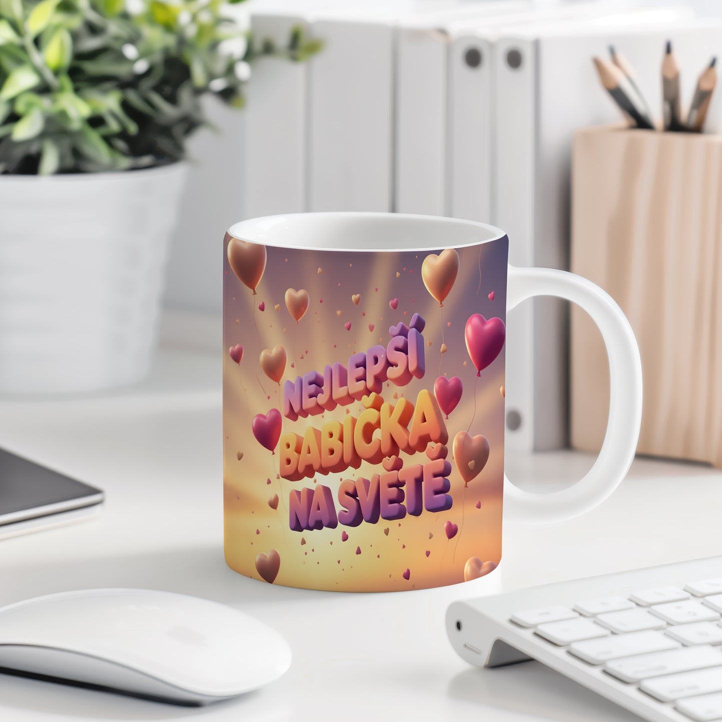 Hrnek s nápisem NEJLEPŠÍ BABIČKA NA SVĚTĚ a srdíčky na gradientním pozadí.