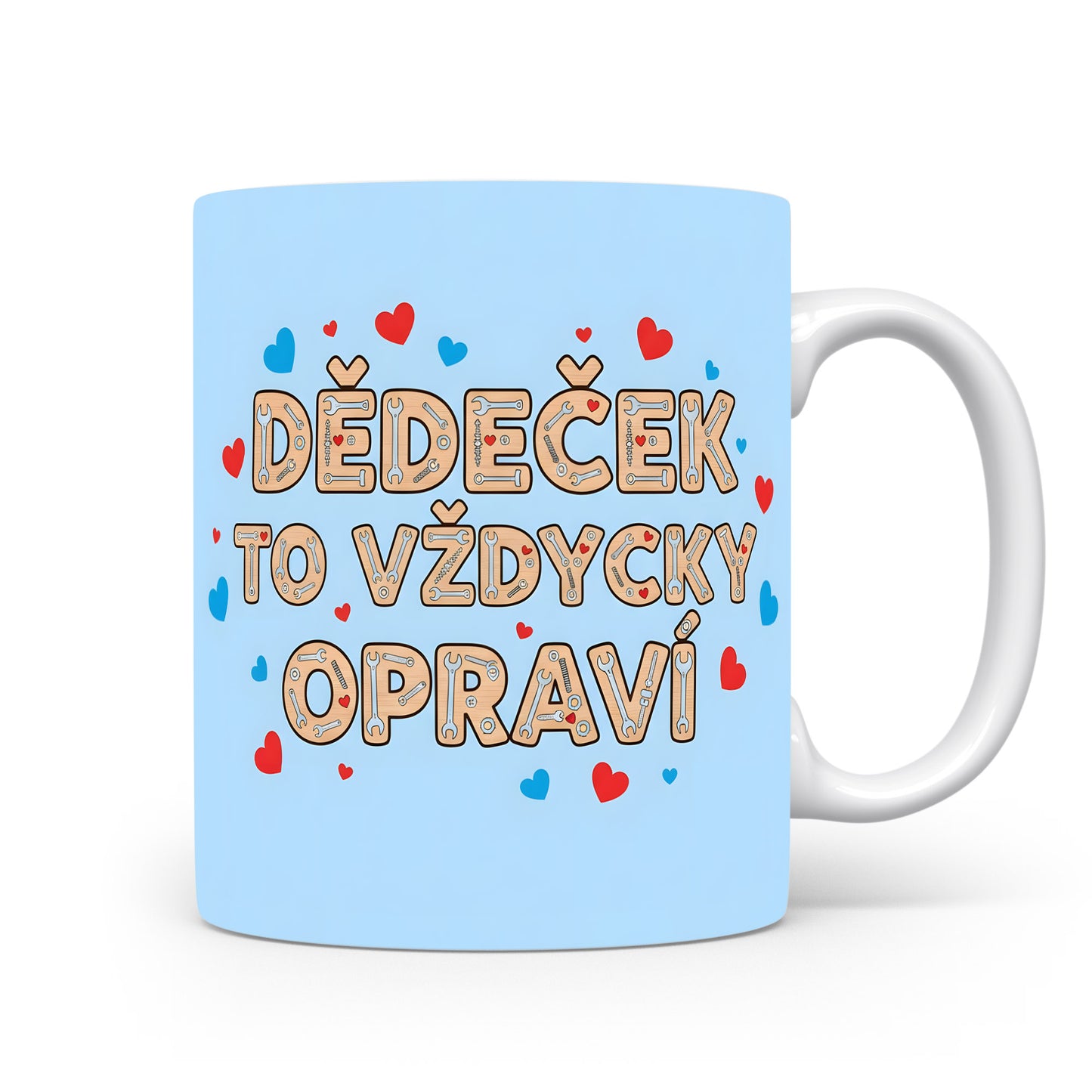 Světle modrý hrnek s nápisem DĚDEČEK TO VŽDYCKY OPRAVÍ a motivem srdcí.
