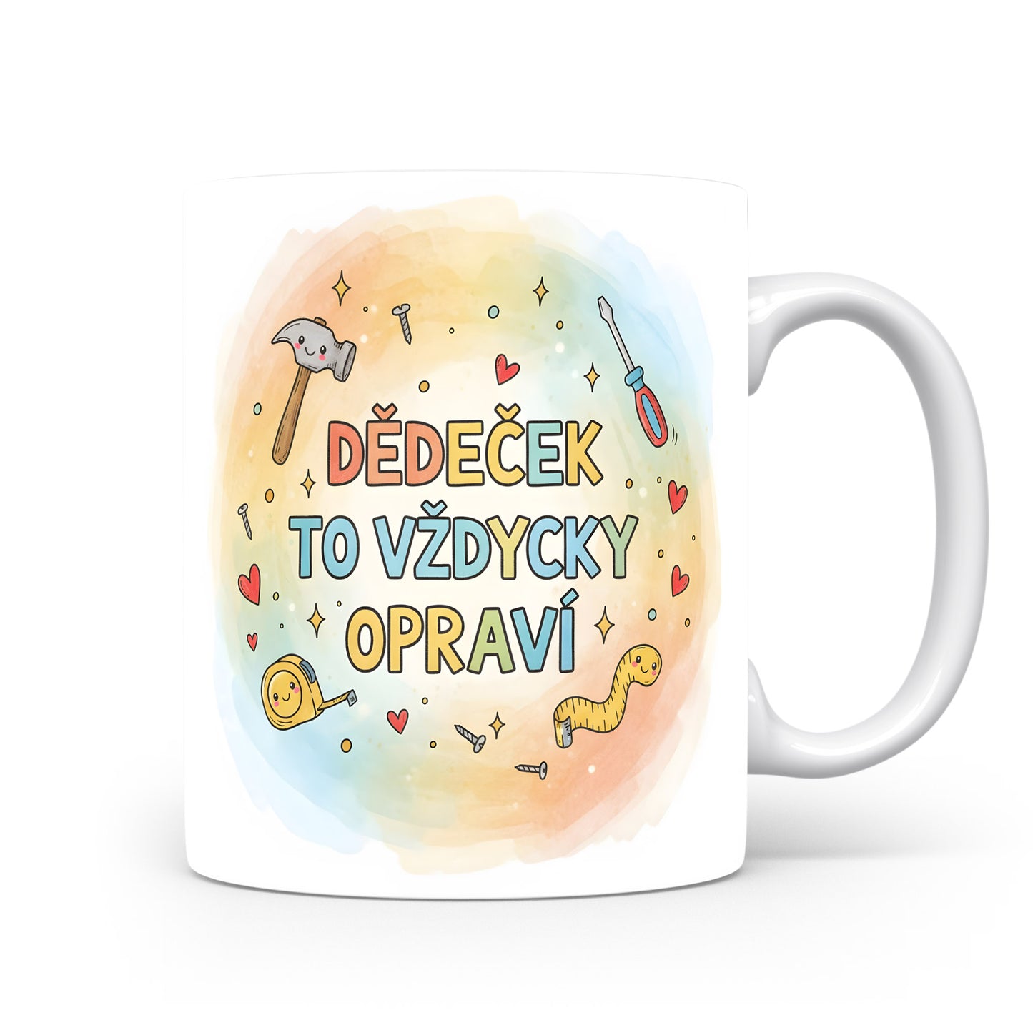 Hrnek s nápisem 'DĚDEČEK TO VŽDYCKY OPRAVÍ' a motivy nástrojů a srdcí.