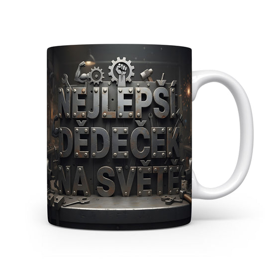 Hrnek s nápisem 'NEJLEPŠÍ DĚDEČEK NA SVĚTĚ' a kovovým industriálním motivem.