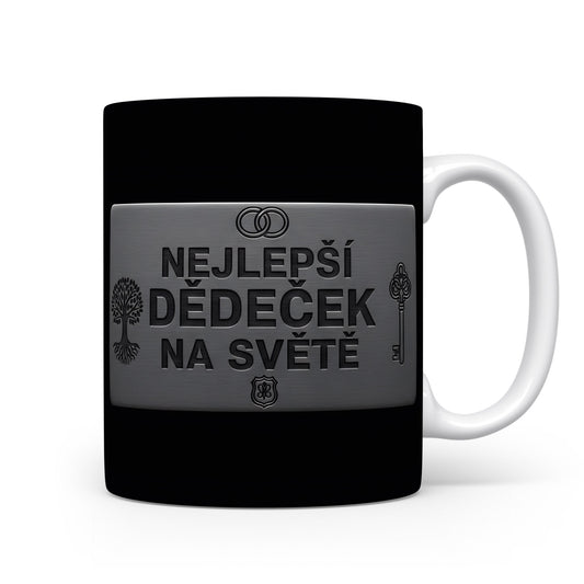 Černý hrnek s kovovým vzhledem a nápisem 'NEJLEPŠÍ DĚDEČEK NA SVĚTĚ'.