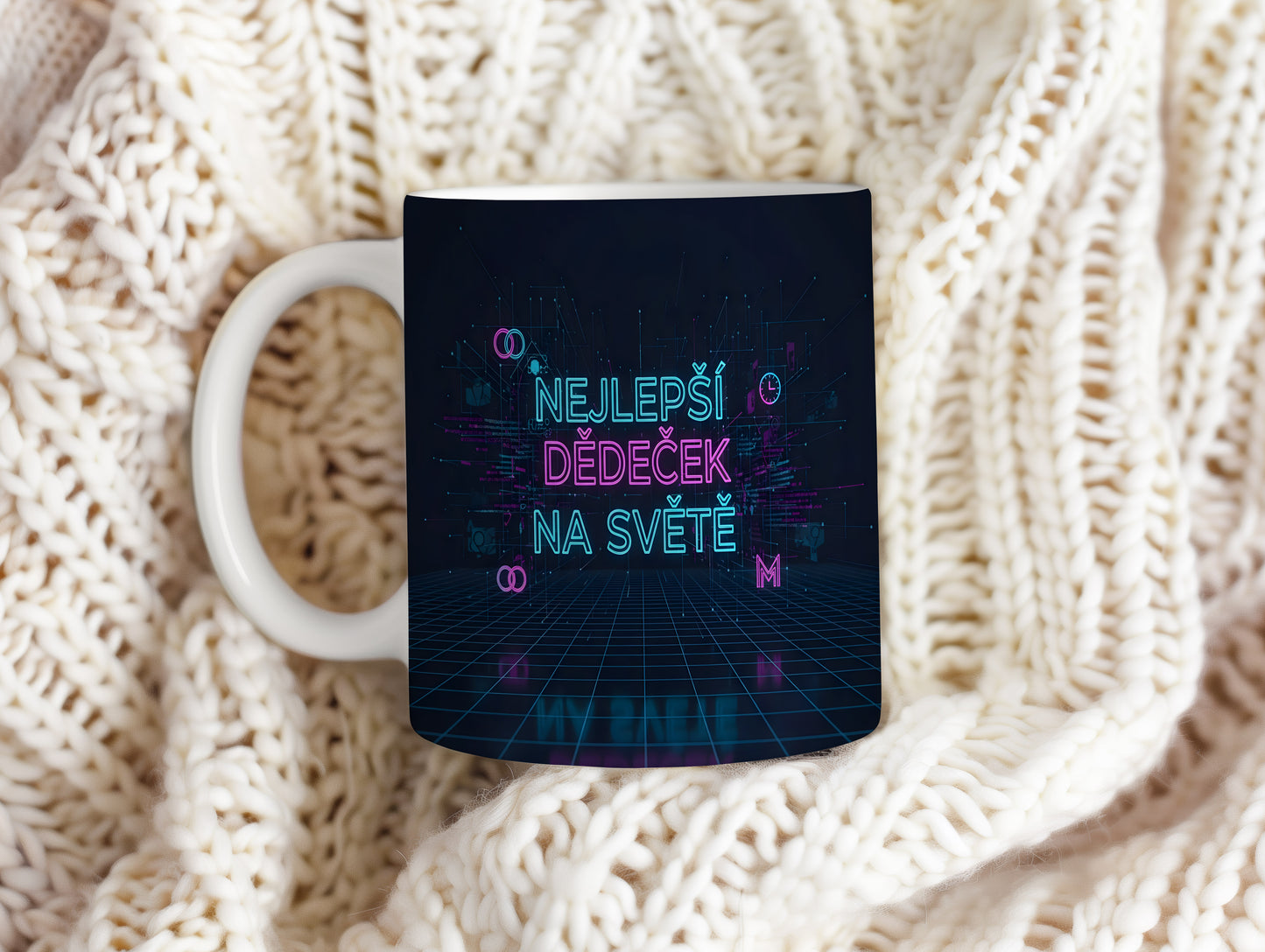 Hrnek s nápisem NEJLEPŠÍ DĚDEČEK NA SVĚTĚ v moderním designu.