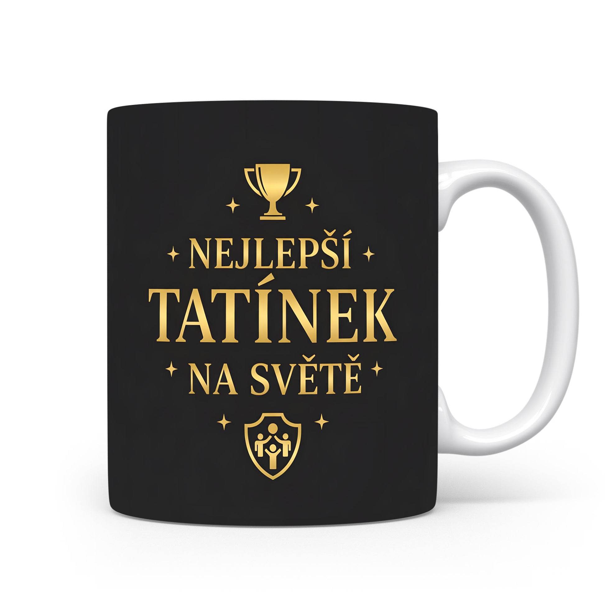 Černý hrnek se zlatým nápisem 'NEJLEPŠÍ TATÍNEK NA SVĚTĚ' a trofejí.