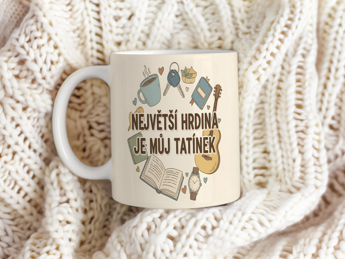 Béžový hrnek s nápisem a moderními motivy pro tatínka.