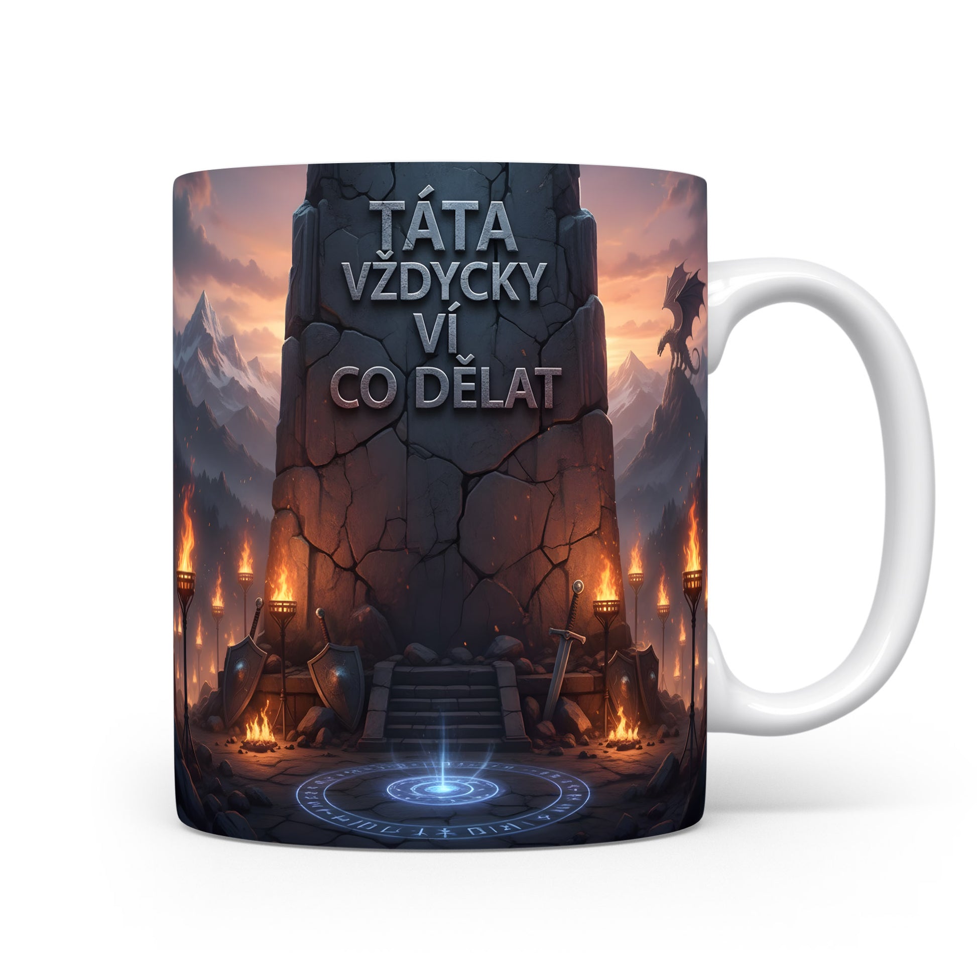 Hrnek s fantasy motivem draka, mečů a štítů.