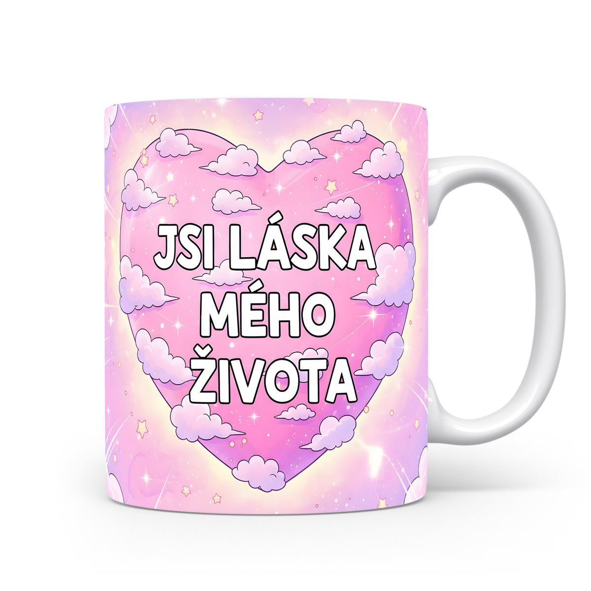 Růžový hrnek s nápisem JSI LÁSKA MÉHO ŽIVOTA obklopený mraky a hvězdami.