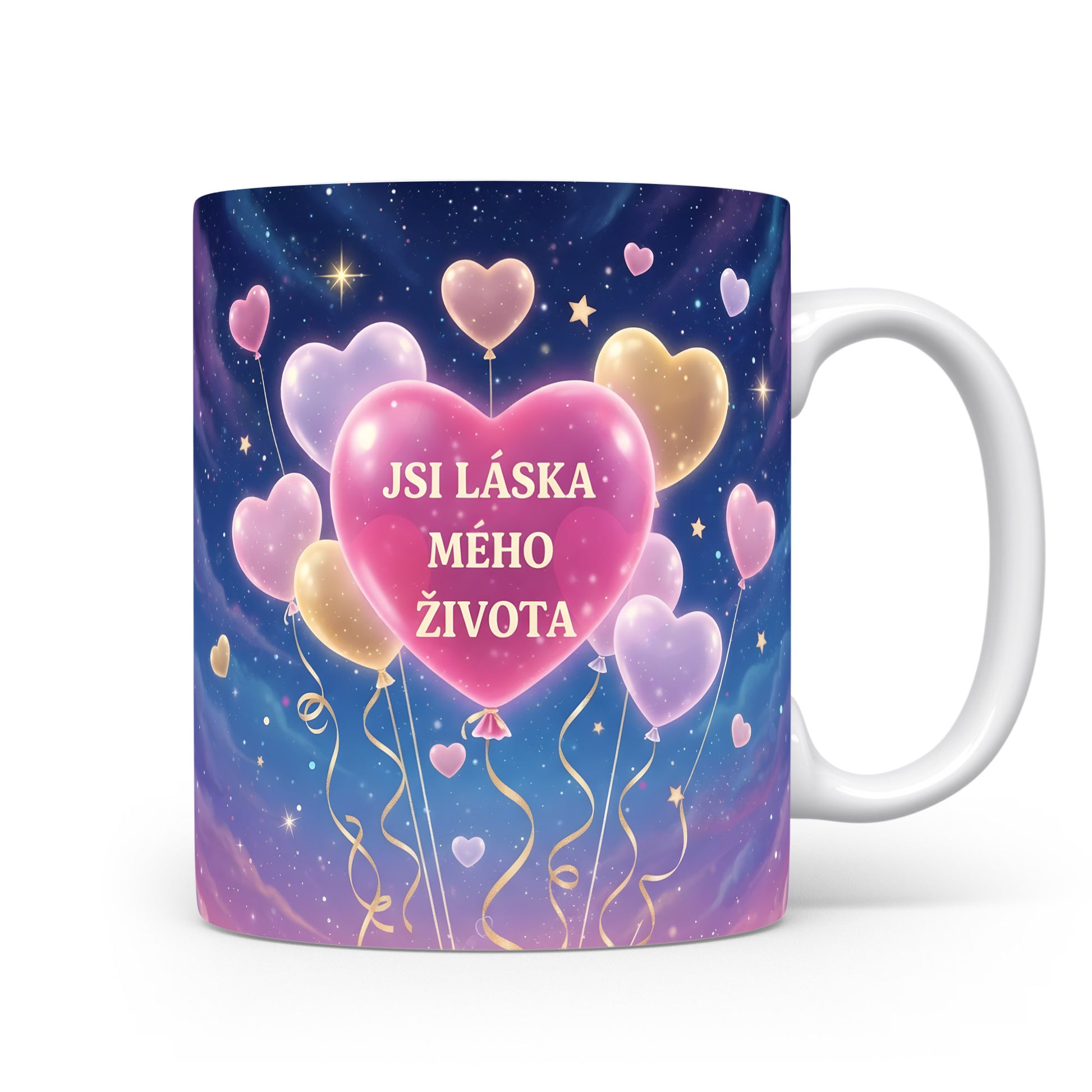 Hrnek s motivem srdcí a hvězd na modrém pozadí.