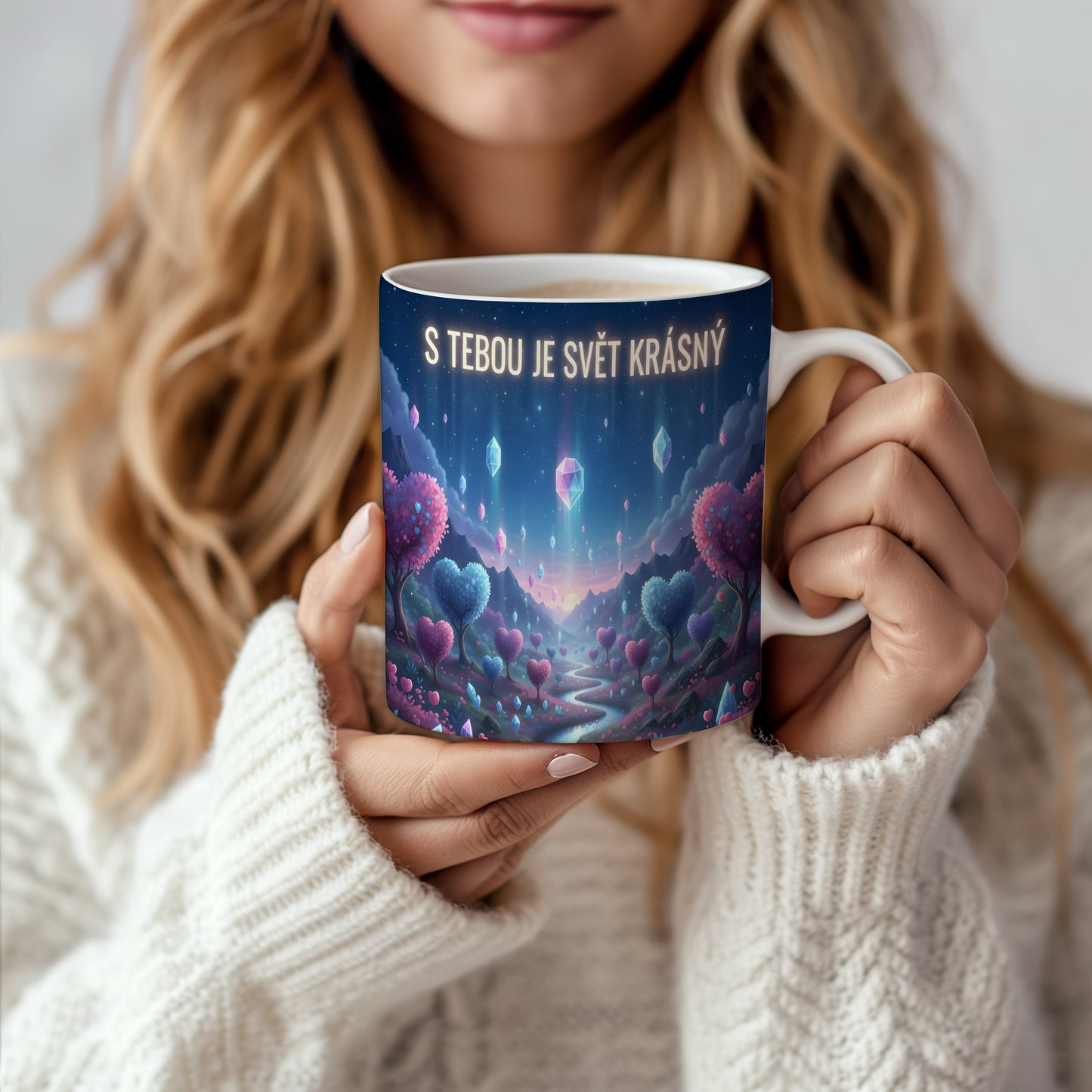 Hrnek s motivem srdcí a krystalů v snové krajině.