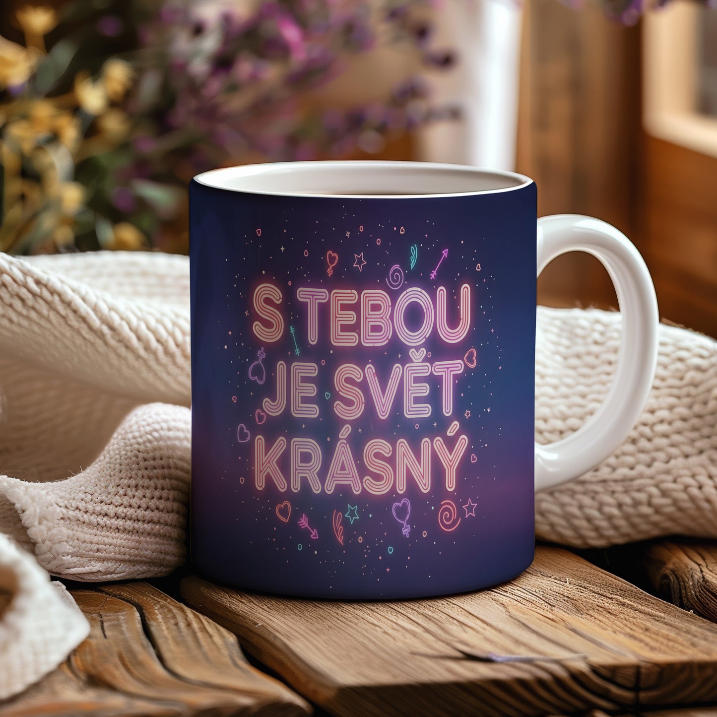 Romantický hrnek s nápisem 'S tebou je svět krásný' a láskyplnými symboly.