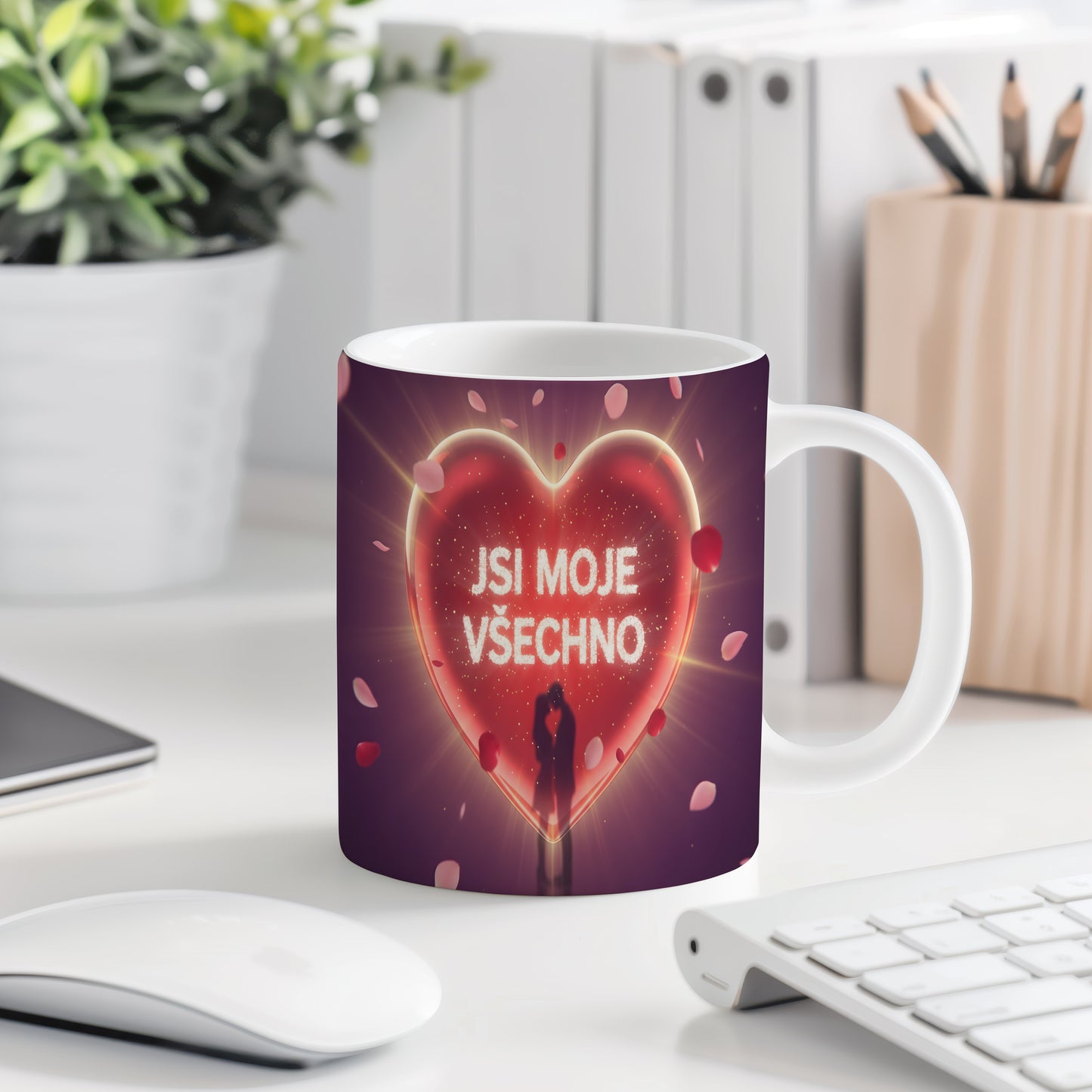 Hrnek s červeným srdcem a textem JSI MOJE VŠECHNO.