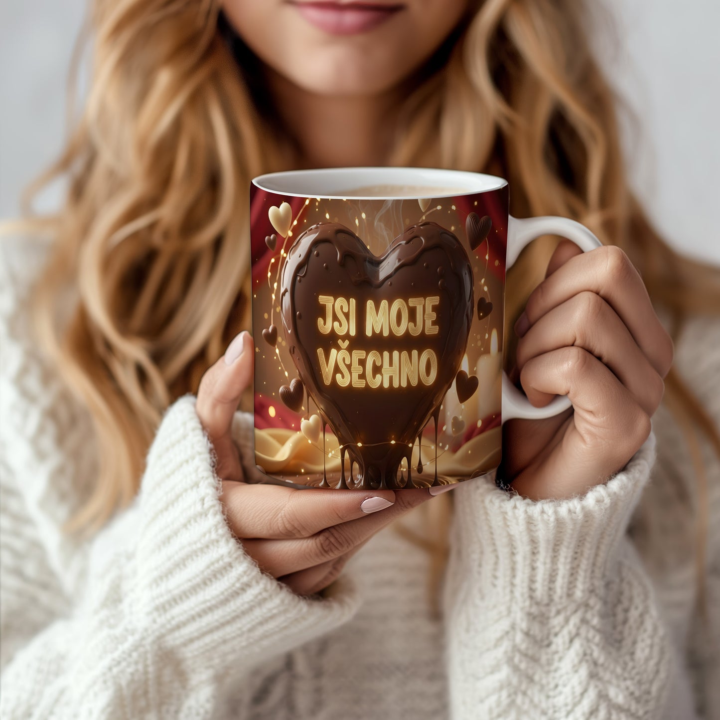 Romantický hrnek s nápisem JSI MOJE VŠECHNO a srdcem.