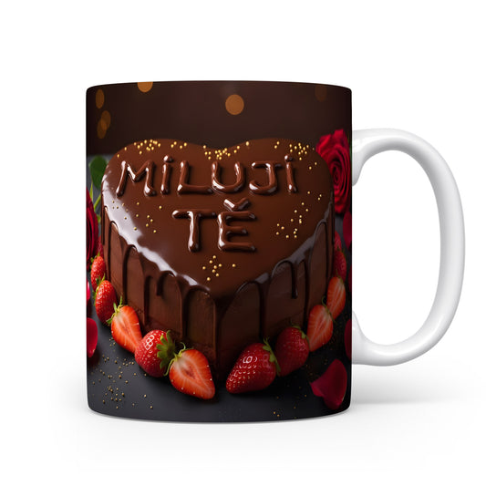 Hrnek s motivem srdce, jahod a růží s nápisem MILUJI TĚ.