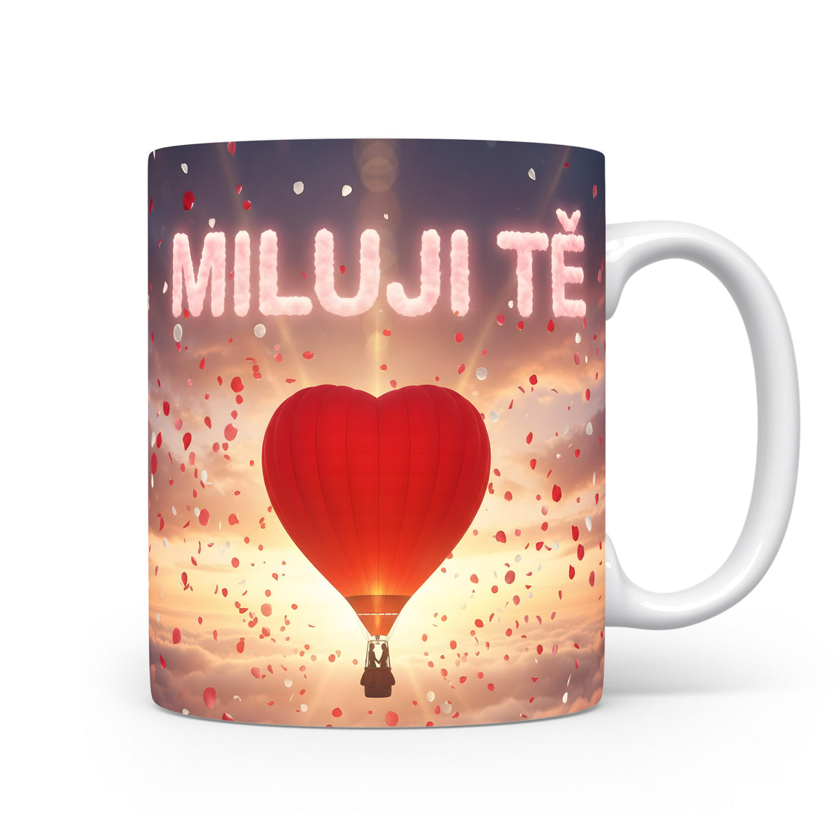 Hrnček s nápisem MILUJI TĚ a srdcem v oblacích.