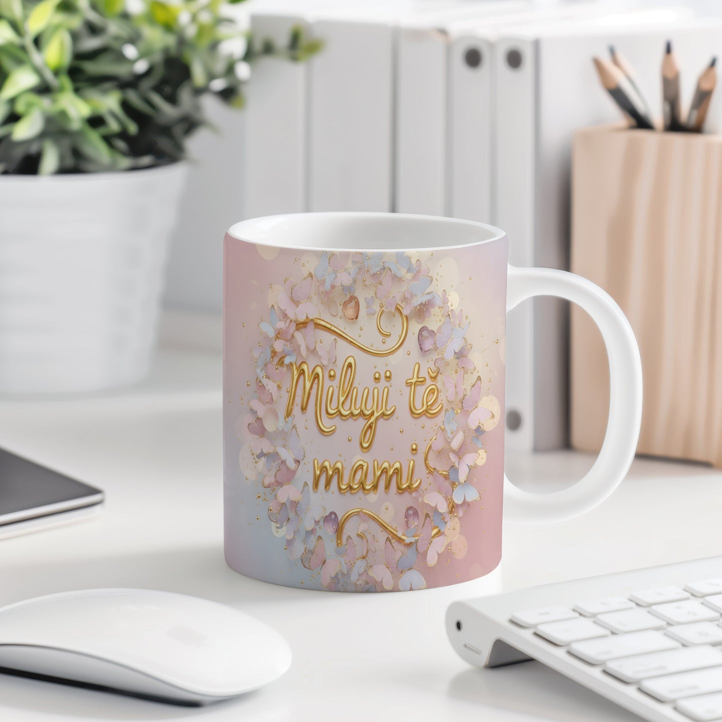 Hrnek Miluji tě mami – pasteloví motýli v zlatém objetí – varianta 77