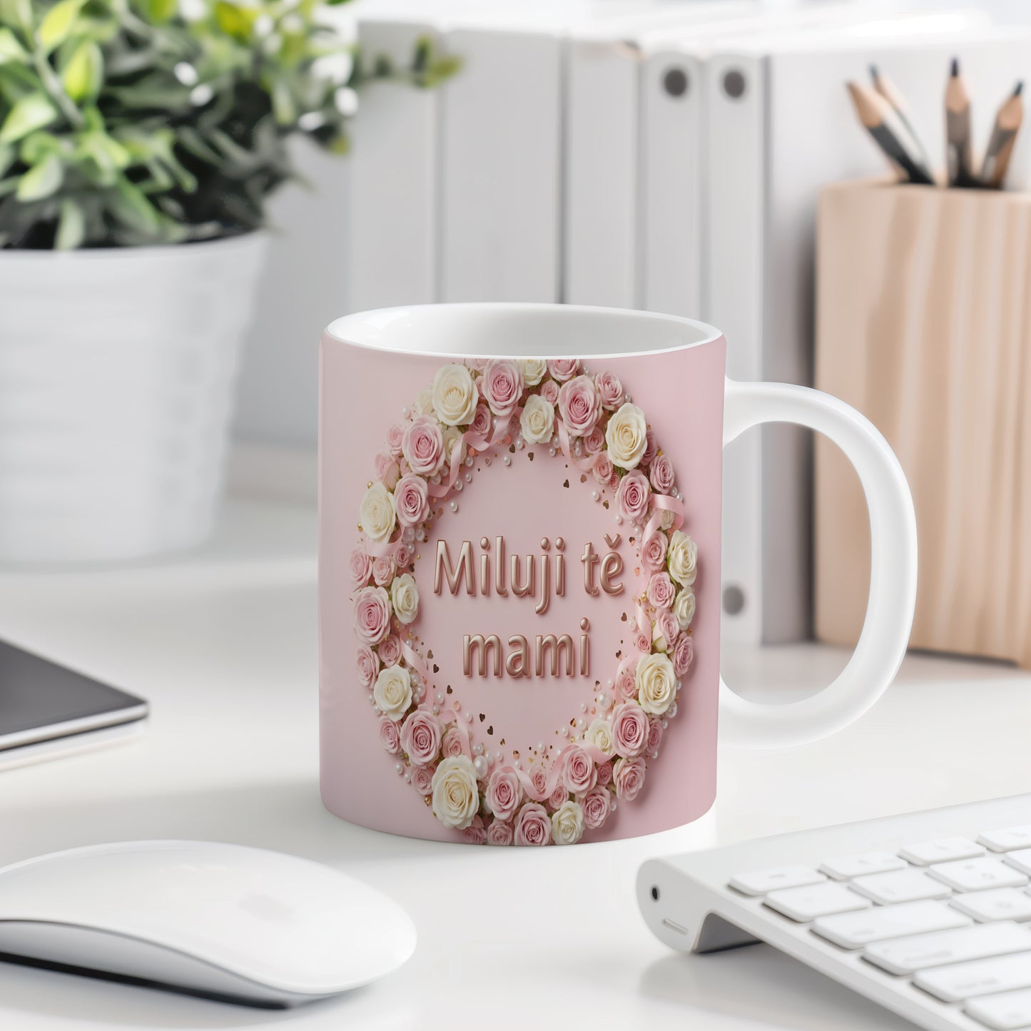 Hrnek Miluji tě mami – romantický věnec z růží na pastelovém pozadí – varianta 77