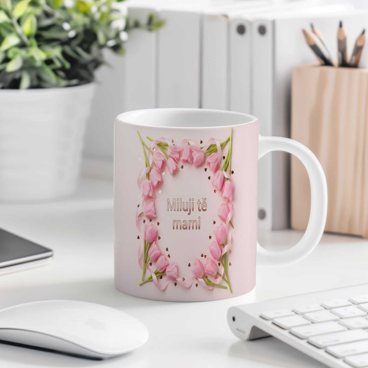 Hrnek Miluji tě mami – růžové tulipány na pastelovém pozadí – varianta 77