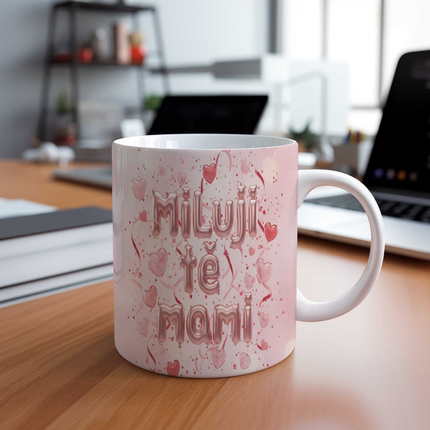 Hrnek Miluji tě mami – romantická srdíčka na pastelovém pozadí – varianta 88