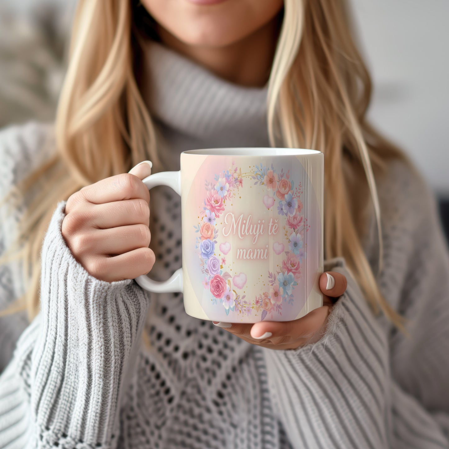 Hrnek Miluji tě mami – květinový věnec ve snové pastelové paletě – varianta 22