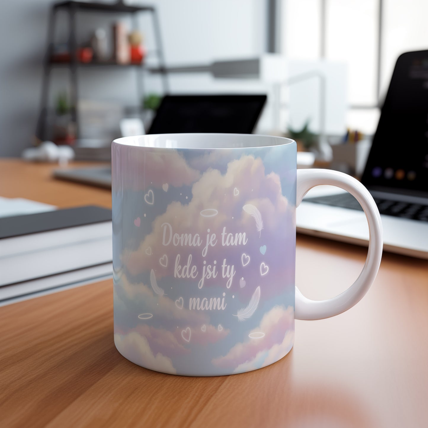 Hrnek Doma je tam kde jsi ty mami – snová oblaka a jemná peříčka – varianta 88