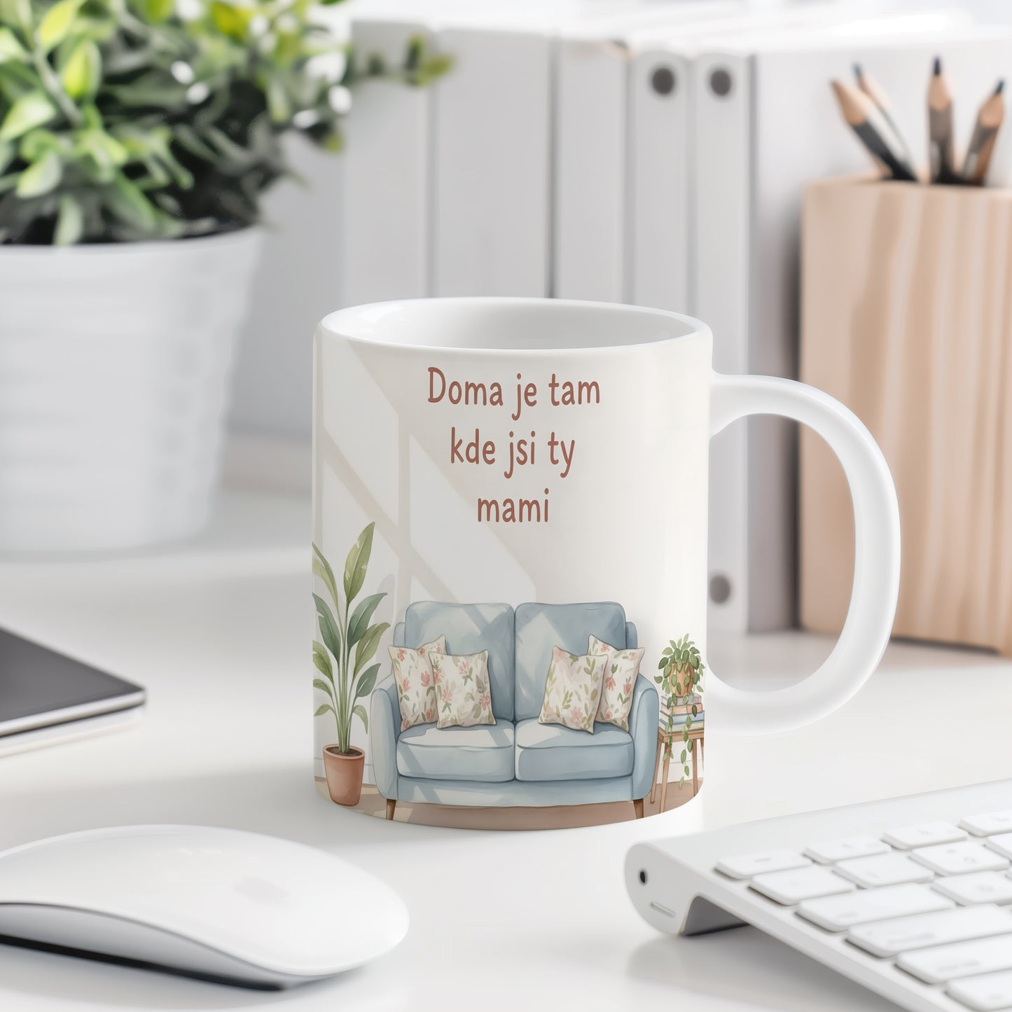 Hrnek Doma je tam kde jsi ty mami – akvarelová pohovka s květinovými polštáři – varianta 77