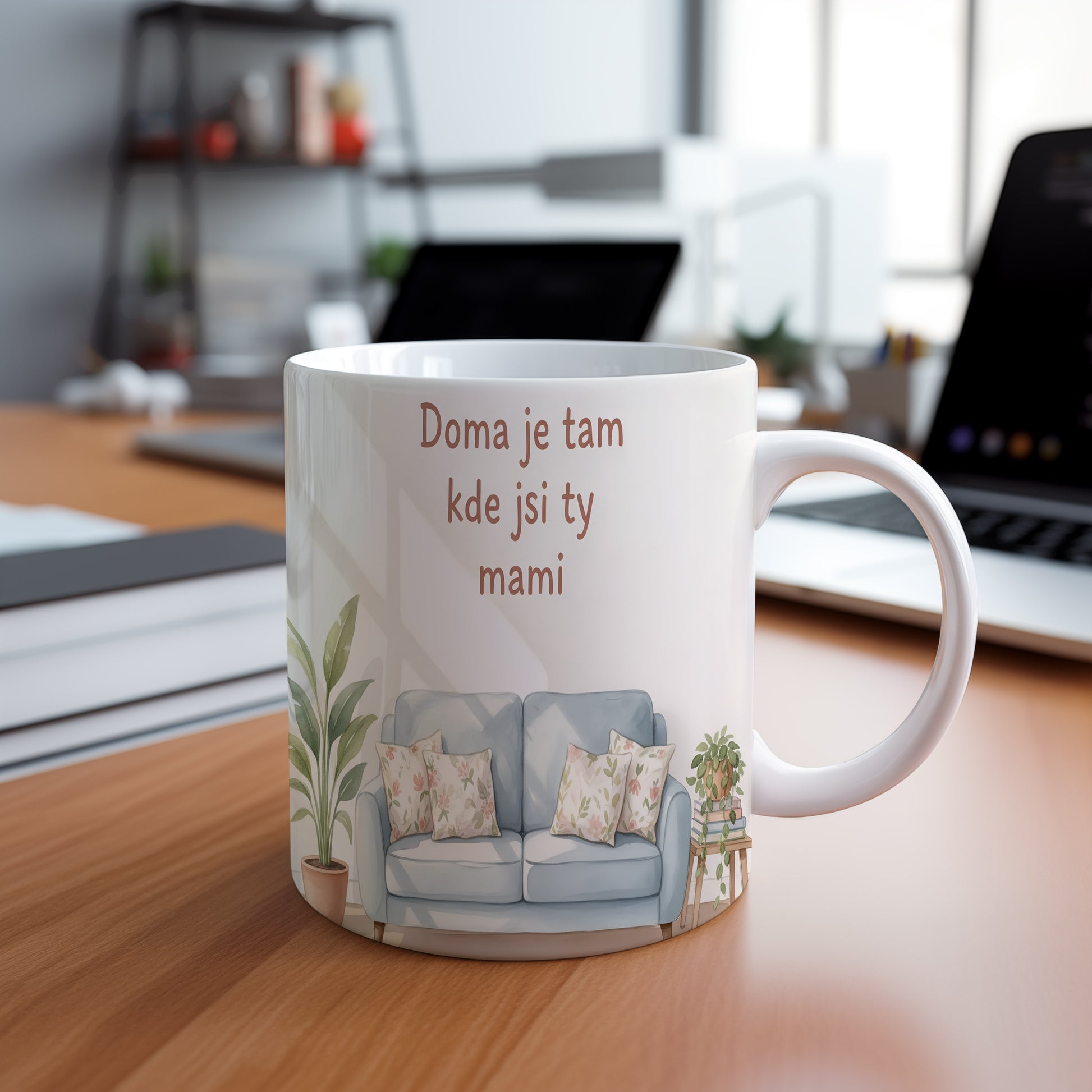 Hrnek Doma je tam kde jsi ty mami – akvarelová pohovka s květinovými polštáři – varianta 88