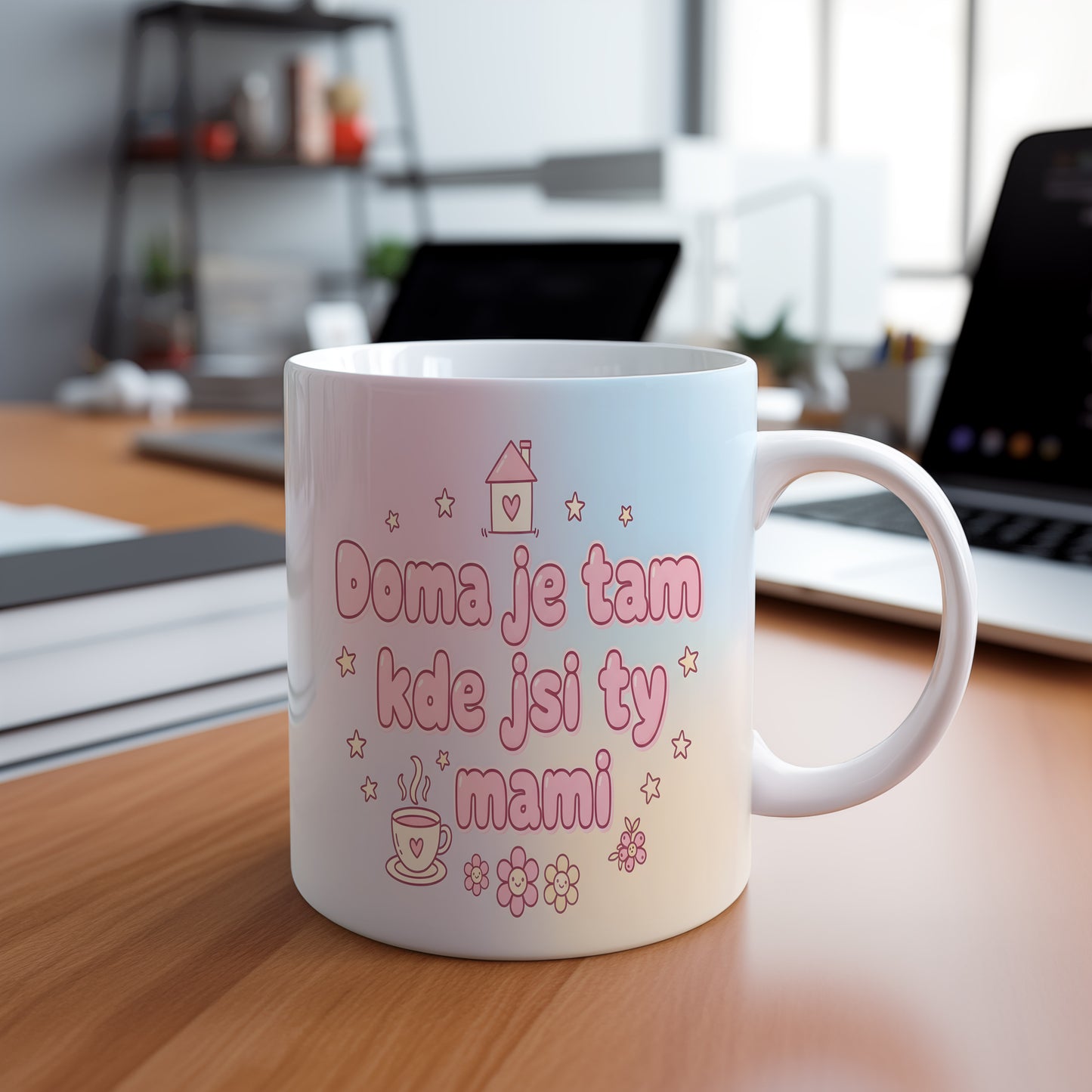 Hrnek Doma je tam kde jsi ty mami – pastelový ráj s veselými motivy – varianta 88