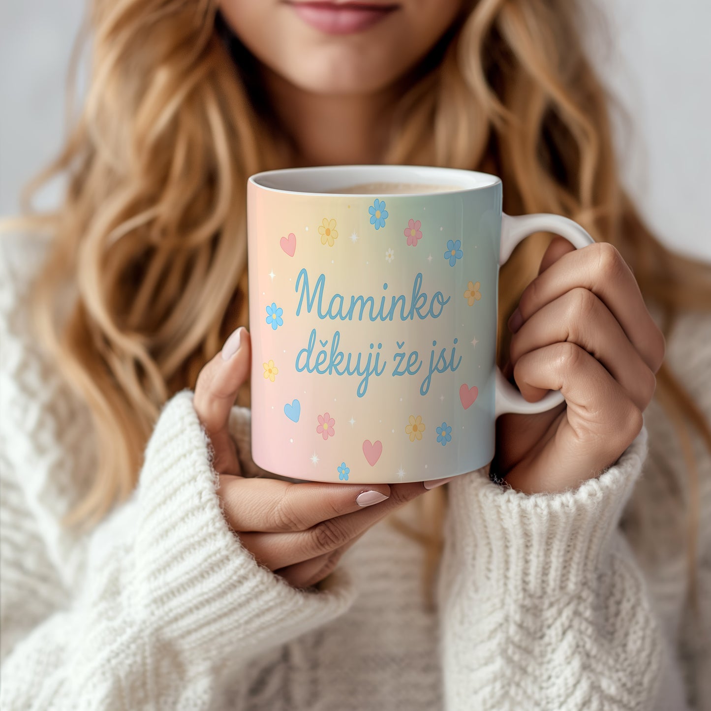 Hrnek Maminko děkuji že jsi – pastelové květiny a srdce na jemném gradientu – varianta 66