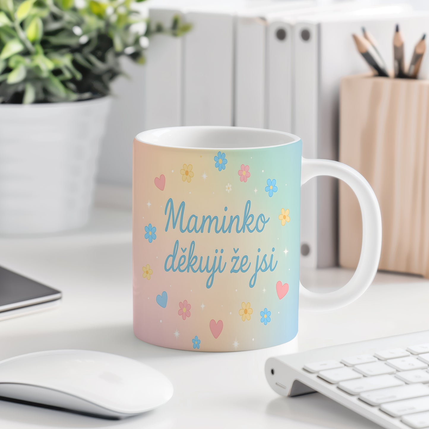 Hrnek Maminko děkuji že jsi – pastelové květiny a srdce na jemném gradientu – varianta 77