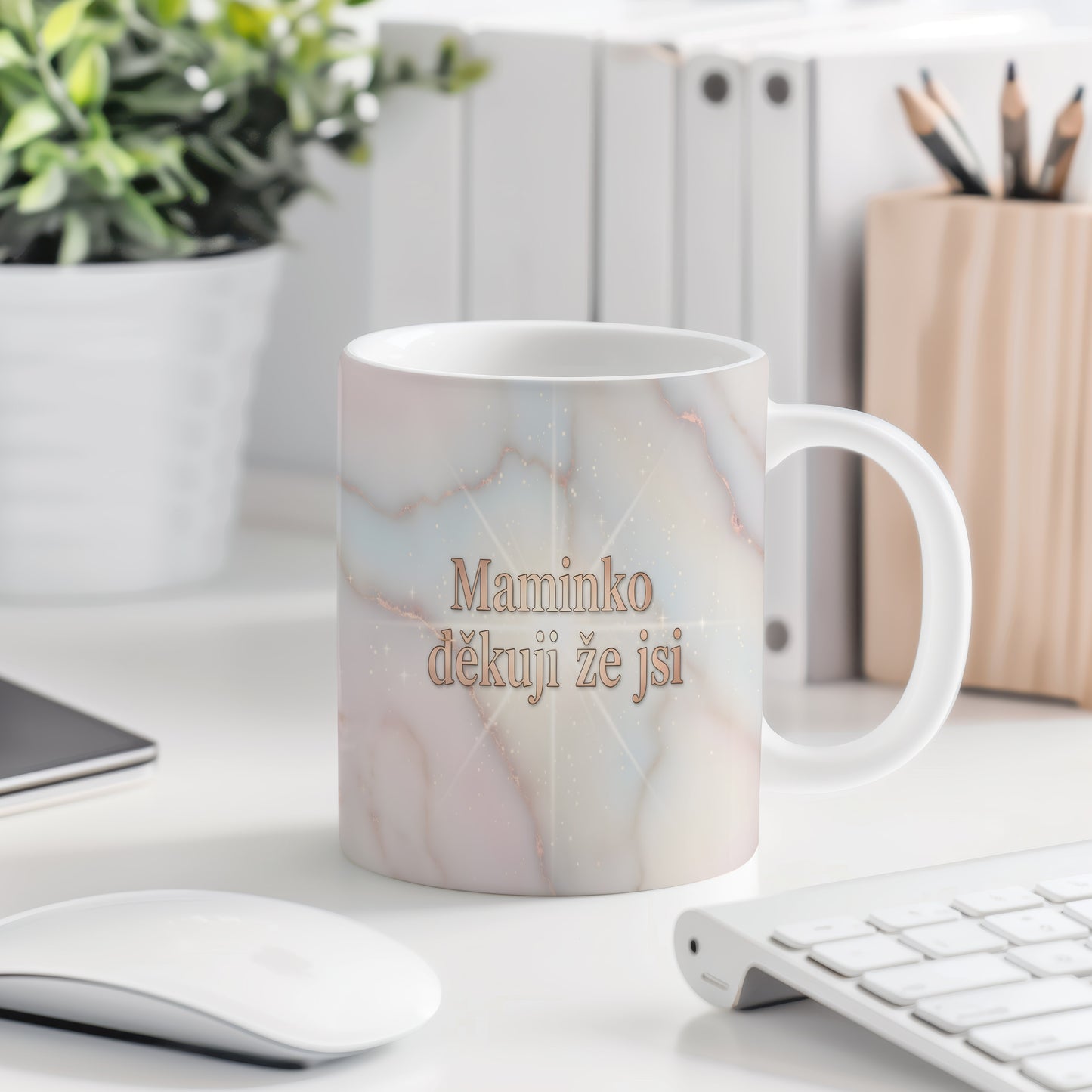 Hrnek Maminko děkuji že jsi – mramorová elegance s jemnými třpytkami – varianta 77