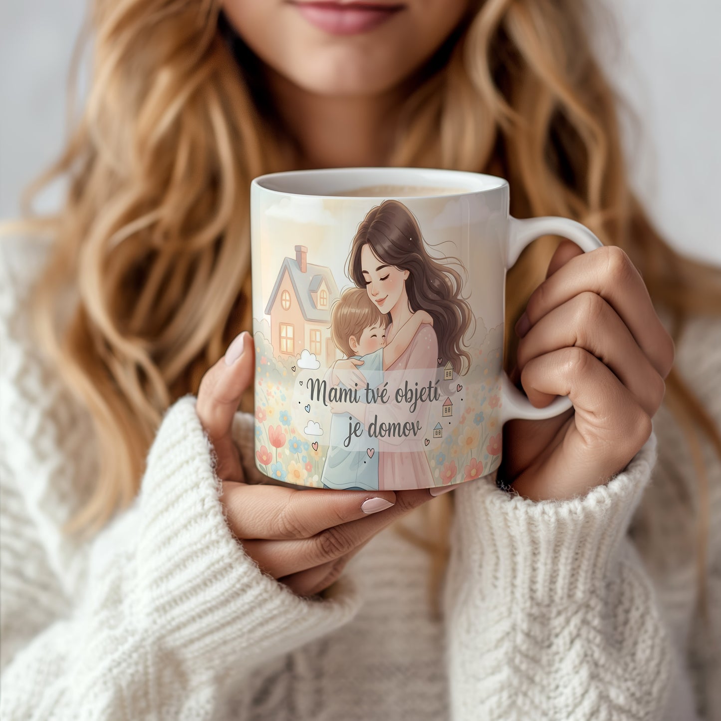 Hrnek Mami tvé objetí je domov – akvarelové květiny a pastelové domky – varianta 66