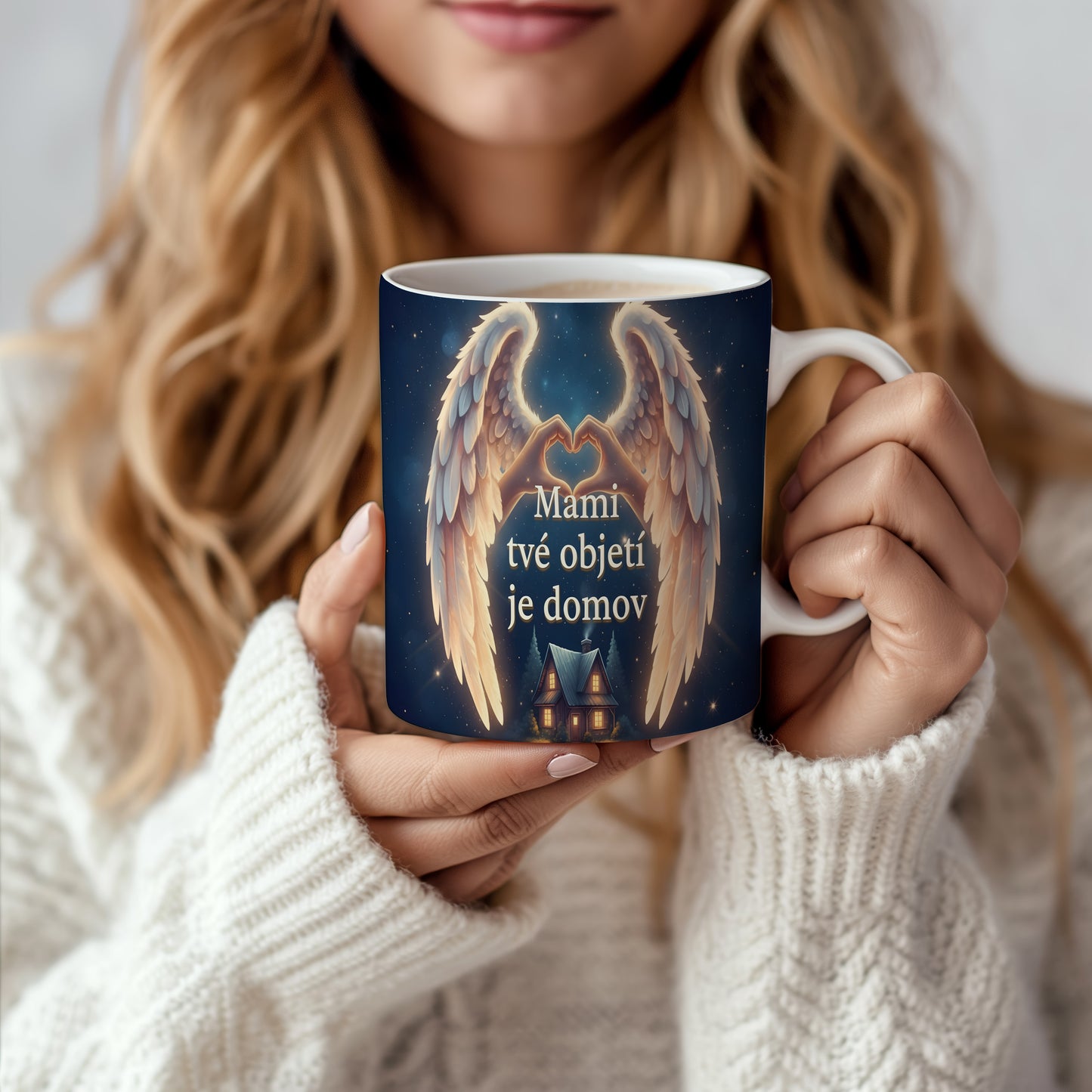 Hrnek Mami tvé objetí je domov – andělská křídla pod hvězdnou oblohou – varianta 66