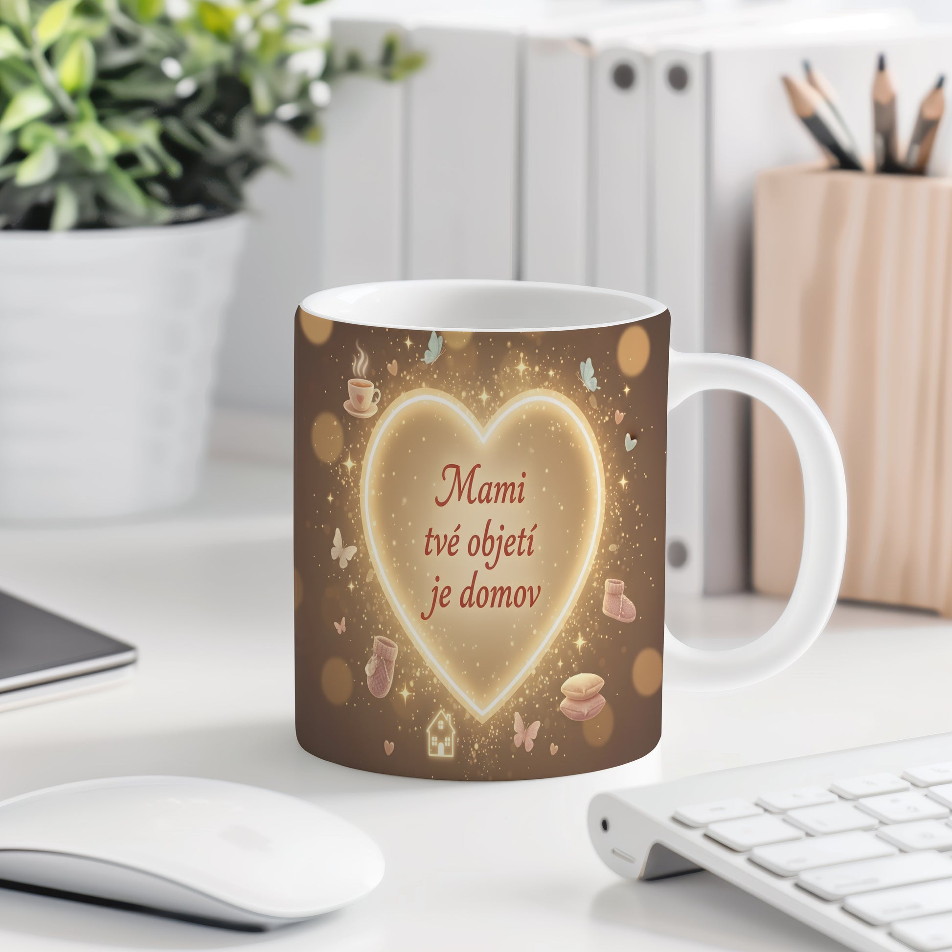 Hrnek Mami tvé objetí je domov – zářivé srdce v třpytivém vesmíru – varianta 77
