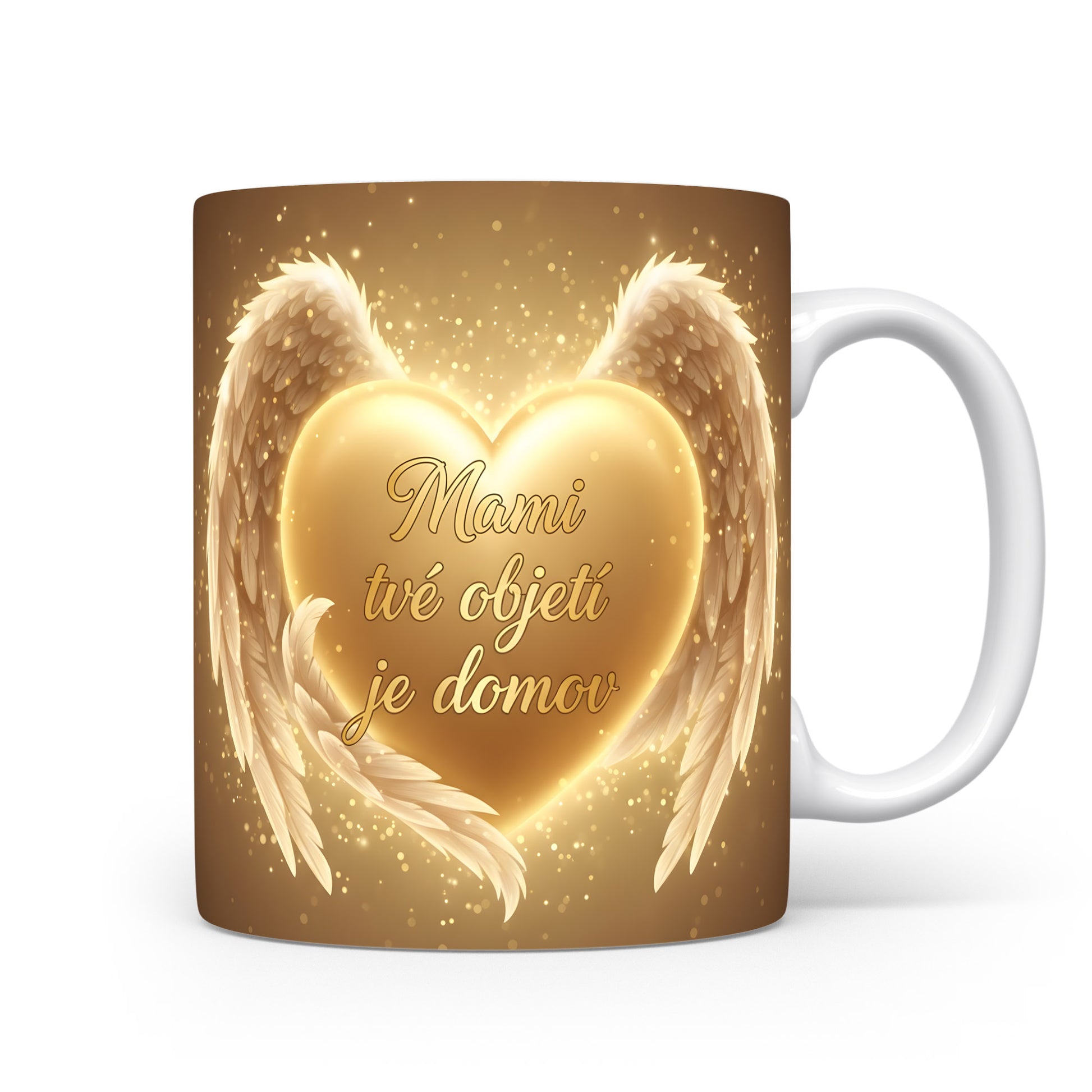 Hrnek Mami tvé objetí je domov – zlaté srdce s andělskými křídly na třpytivém pozadí – varianta 11