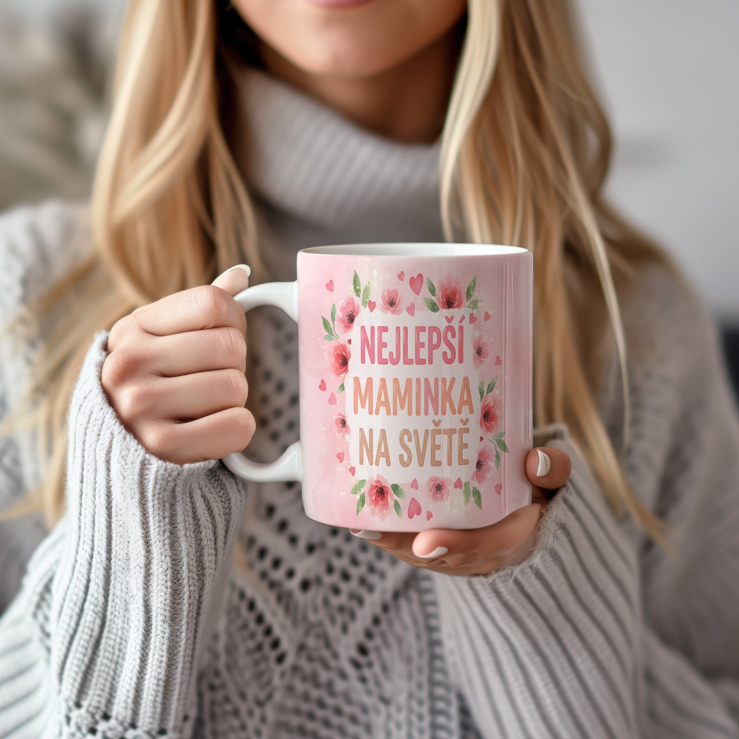 Hrnek NEJLEPŠÍ MAMINKA NA SVĚTĚ – romantické květy a srdíčka v akvarelovém stylu – varianta 22