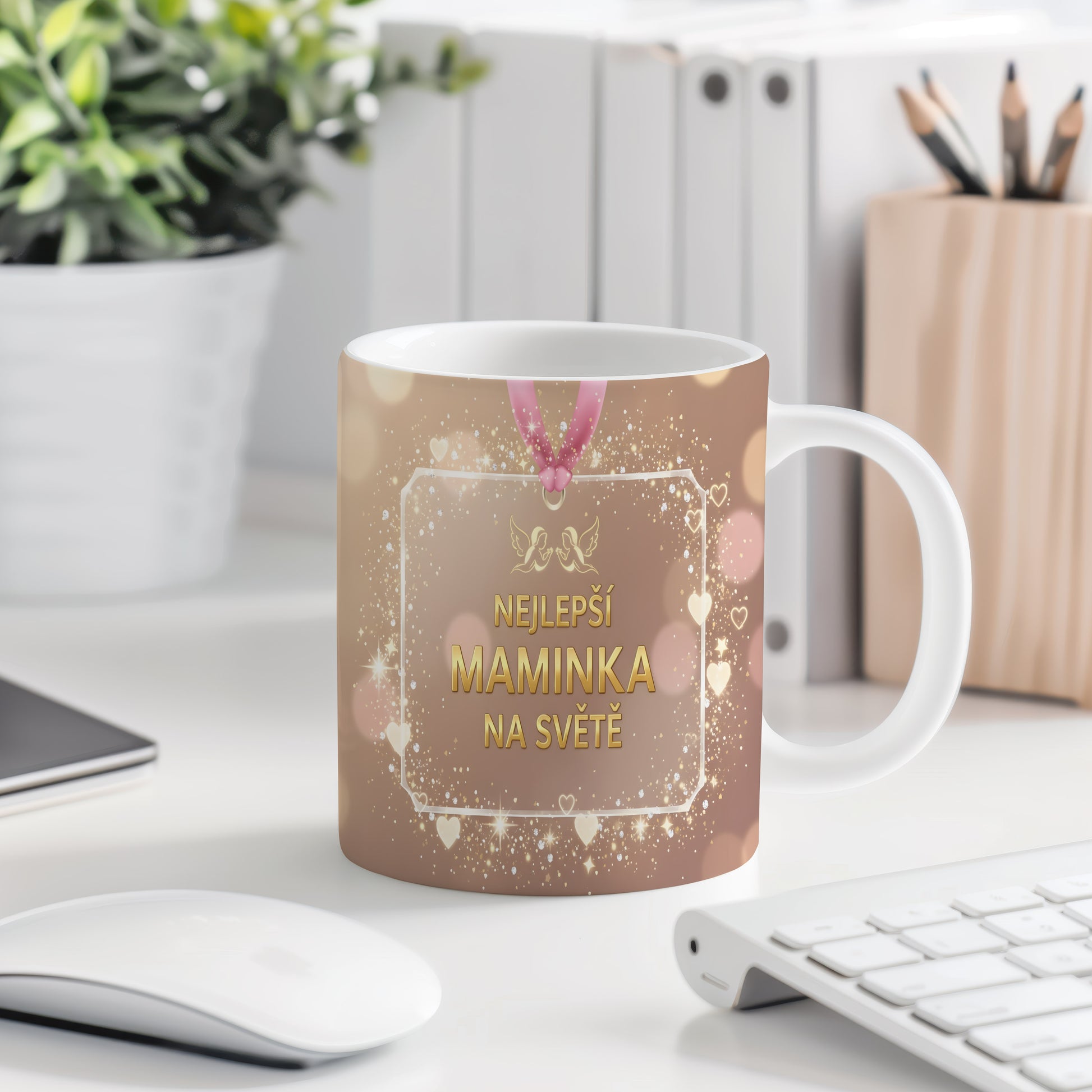 Hrnek NEJLEPŠÍ MAMINKA NA SVĚTĚ – zlaté třpytky a růžové srdíčka – varianta 77